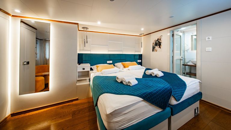 Adriatic Blue 28